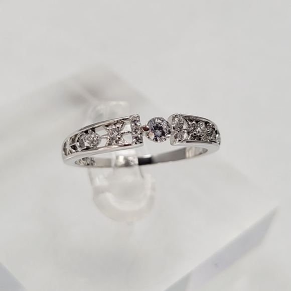 Delicate Sterling Silver Ring - Picture 7 of 12